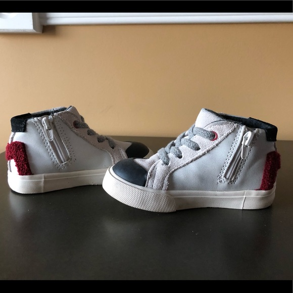 Zara size 27 toddler Mickey Mouse shoes - Picture 4 of 4